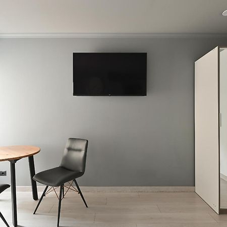 Loft Design Studio Apartment & Free Parking 里加 外观 照片